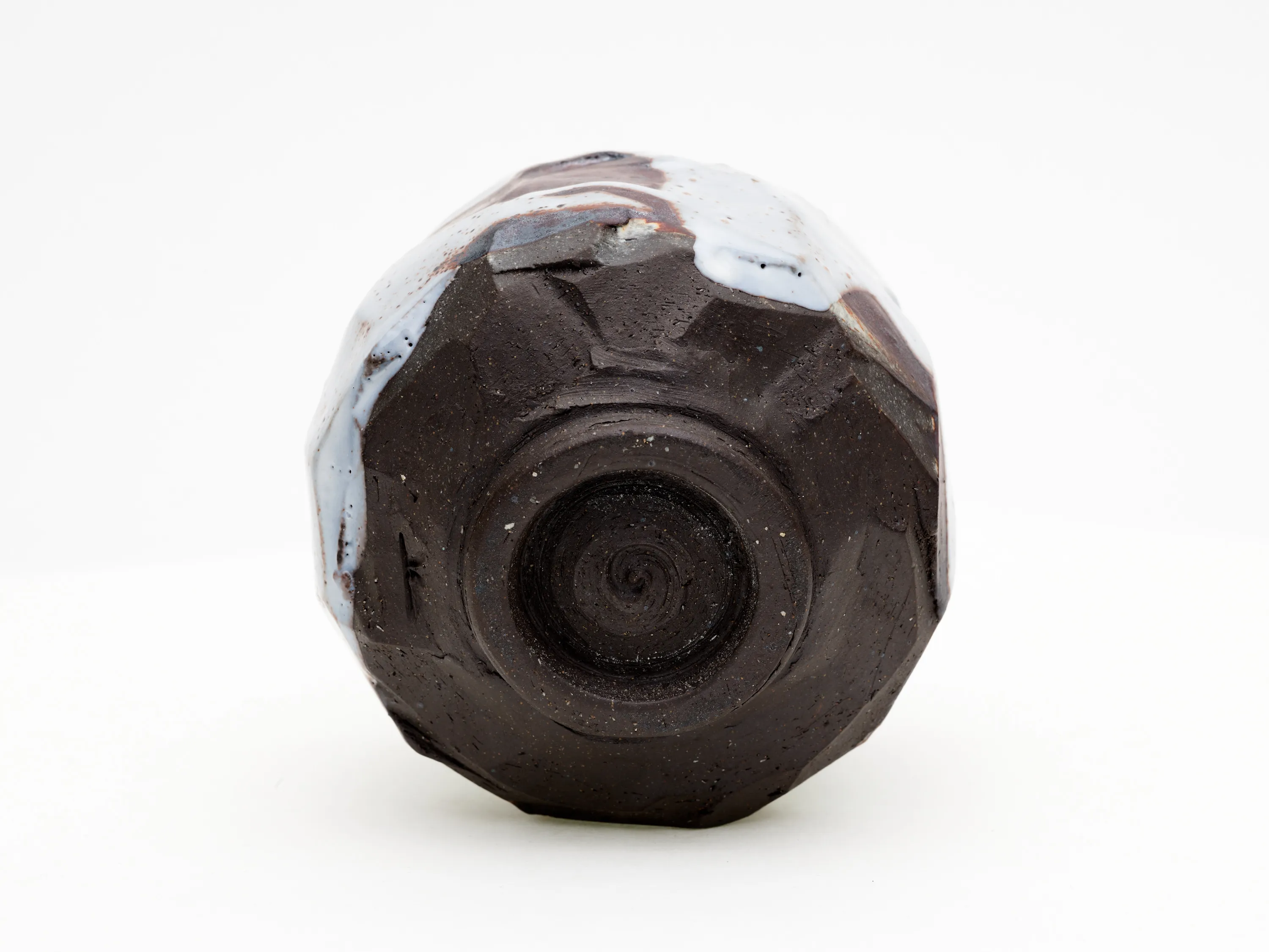 Hand-carved Kuro Shino Chawan — view 4
